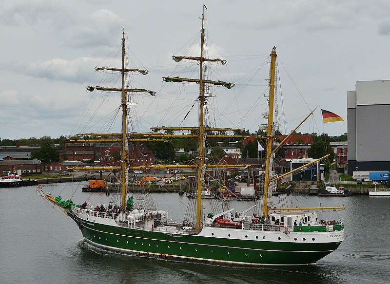  alexander von humboldt II 04 150601 14.45 NK 2